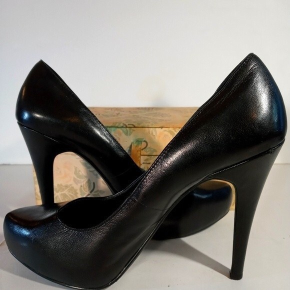 Michael Aphrodite Blk Leather Stilletto Heel sz 8 - Picture 1 of 16